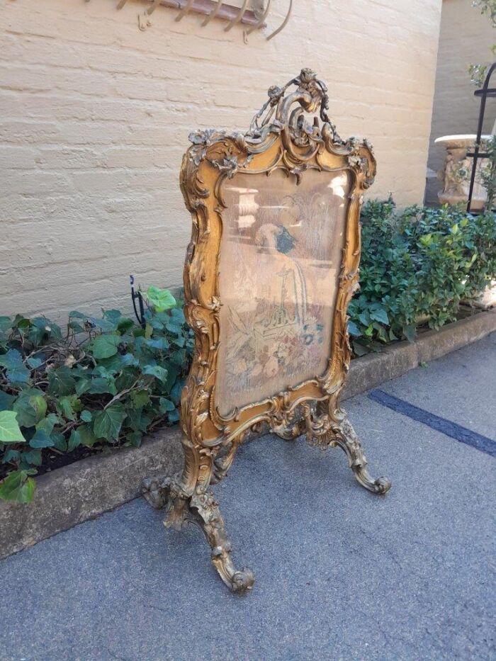 A 20TH Century French Louis XV Style Ornately Carved Giltwood Fire Screen With Tapestry - Image 6