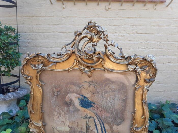 A 20TH Century French Louis XV Style Ornately Carved Giltwood Fire Screen With Tapestry - Image 10