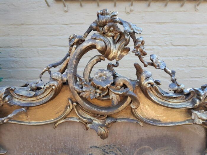 A 20TH Century French Louis XV Style Ornately Carved Giltwood Fire Screen With Tapestry - Image 11