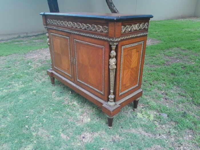 A 20th Century French Style Mahogany & Walnut Server  /  Sideboard  /  Cabinet  /  Drinks Table with Ormolu Mounts and a Cream Marble Top - Image 4