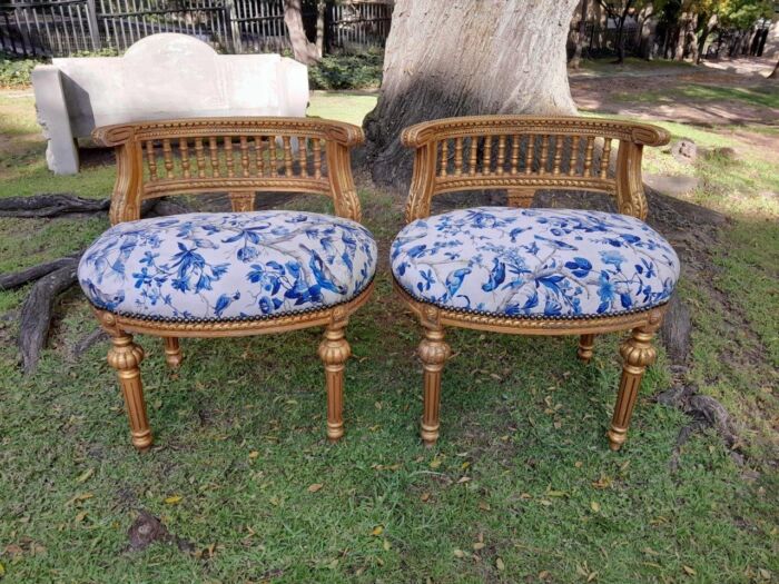 A Pair of French Louis XVI Style Curved Back Vanity Chairs / Accent Stools / Side Chairs / Stools / Ottomans - Image 3