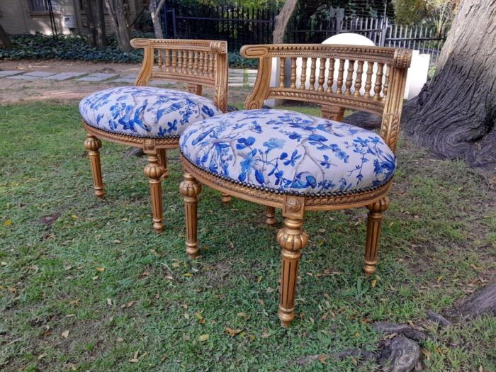 A Pair of French Louis XVI Style Curved Back Vanity Chairs / Accent Stools / Side Chairs / Stools / Ottomans - Image 4
