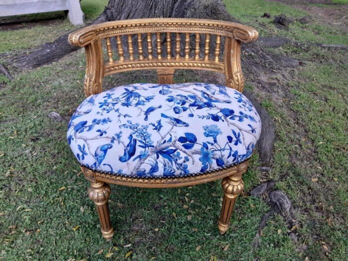 A Pair of French Louis XVI Style Curved Back Vanity Chairs / Accent Stools / Side Chairs / Stools / Ottomans - Image 7
