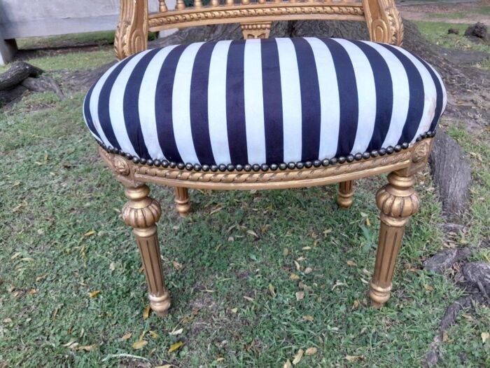 A Pair of French Louis XVI Style Curved Back Vanity Chairs / Accent Stools / Side Chairs / Stools / Ottomans - Image 10