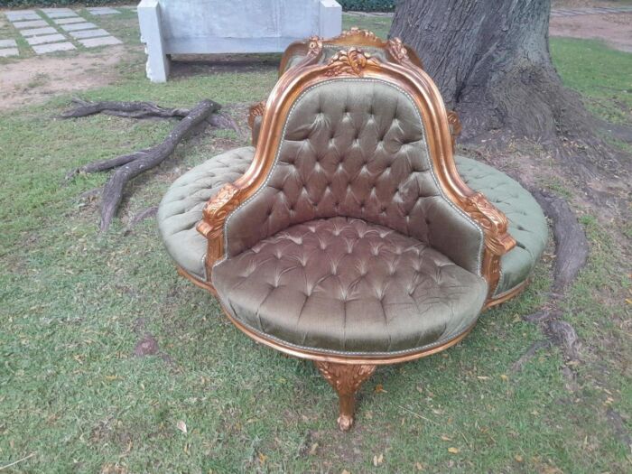 A 20th Century French Style Circular Gilt Wood Conversation Settee - Image 11