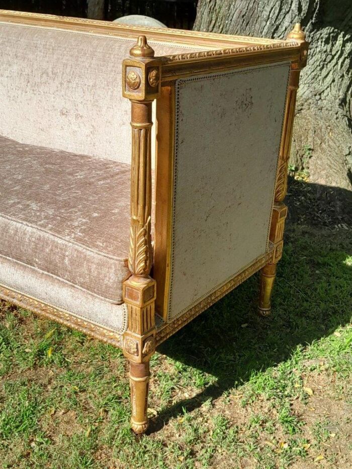 A French Louis XVI Style Carved Giltwood Settee / Day Bed - Image 8