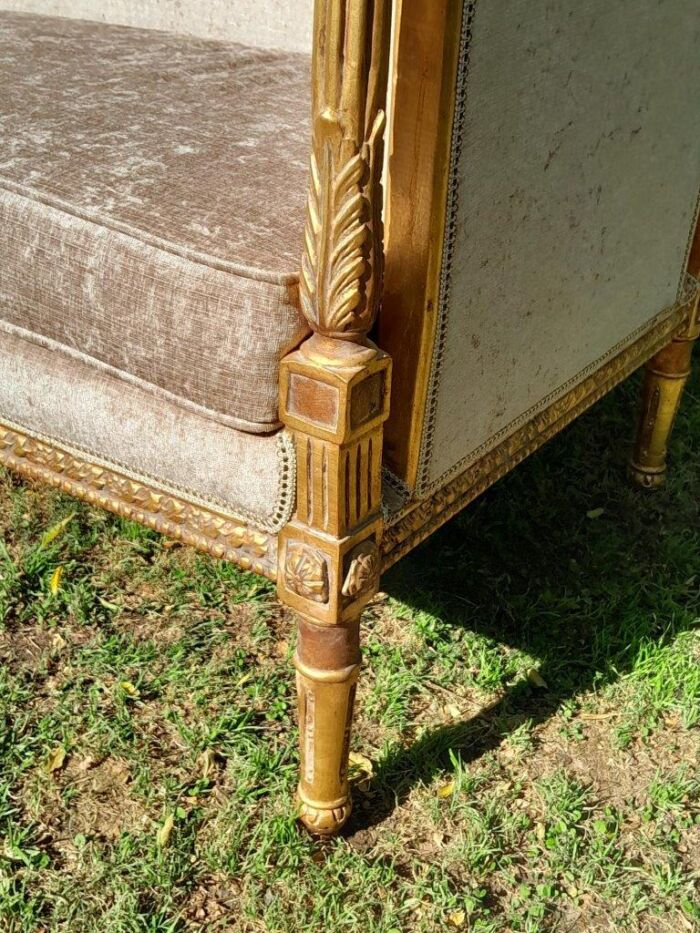 A French Louis XVI Style Carved Giltwood Settee / Day Bed - Image 9