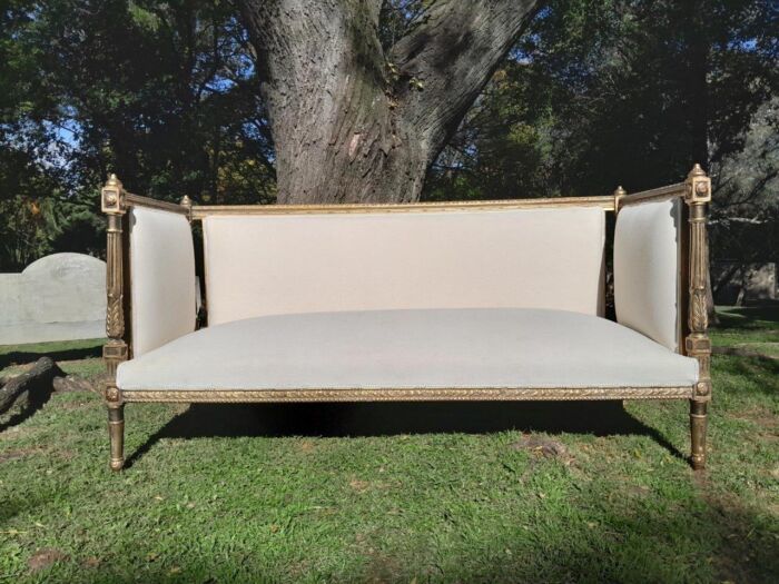 A French Louis XVI Style Carved Giltwood Settee / Day Bed - Image 11