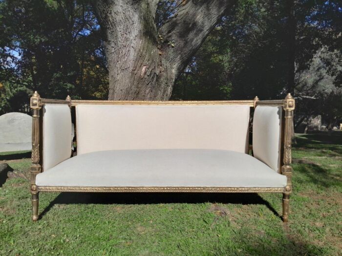 A French Louis XVI Style Carved Giltwood Settee / Day Bed - Image 12