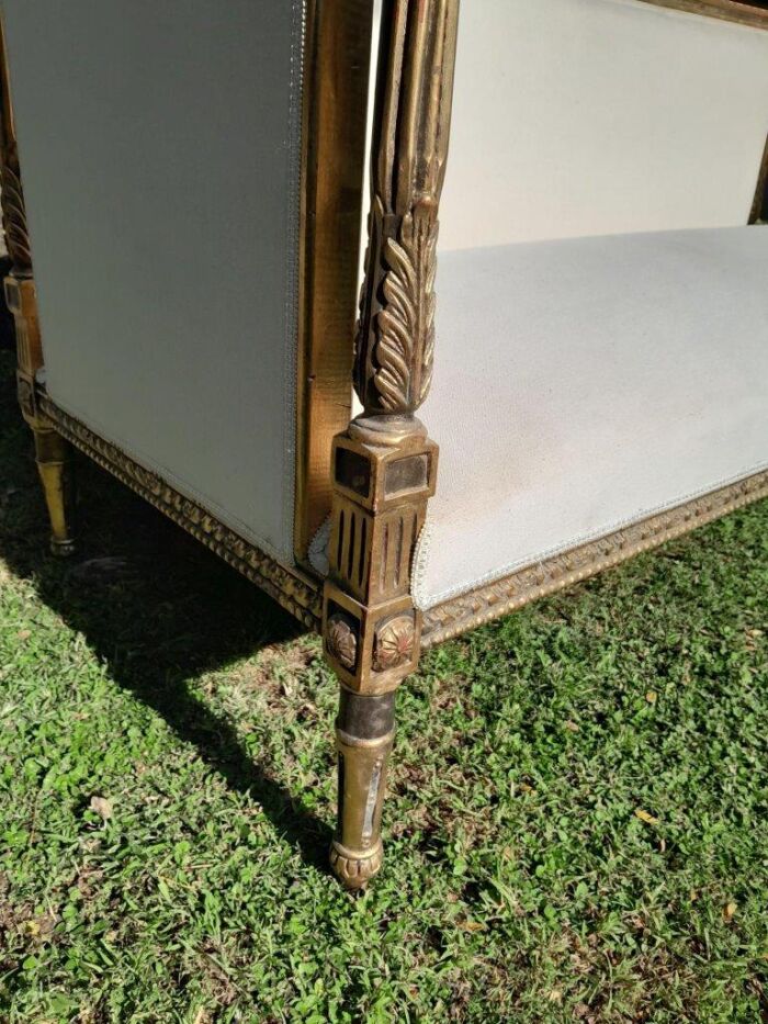 A French Louis XVI Style Carved Giltwood Settee / Day Bed - Image 17