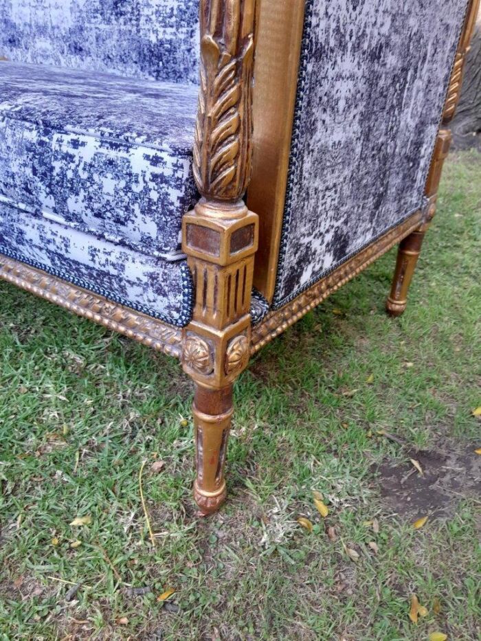 A French Louis XVI Style Carved Giltwood Settee / Day Bed - Image 25