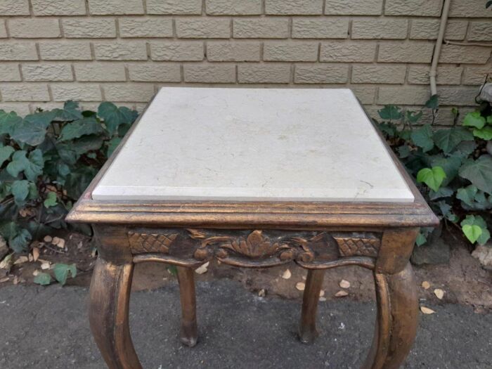 A 20TH Century French Style Pair Of Carved And Gilded Side Tables With Marble Tops - Image 7
