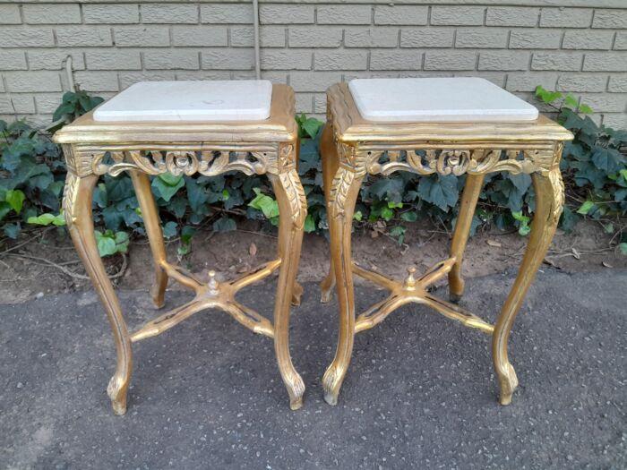 A 20TH Century French Style Pair Of Carved And Gilded Side Tables With Marble Tops - Image 3