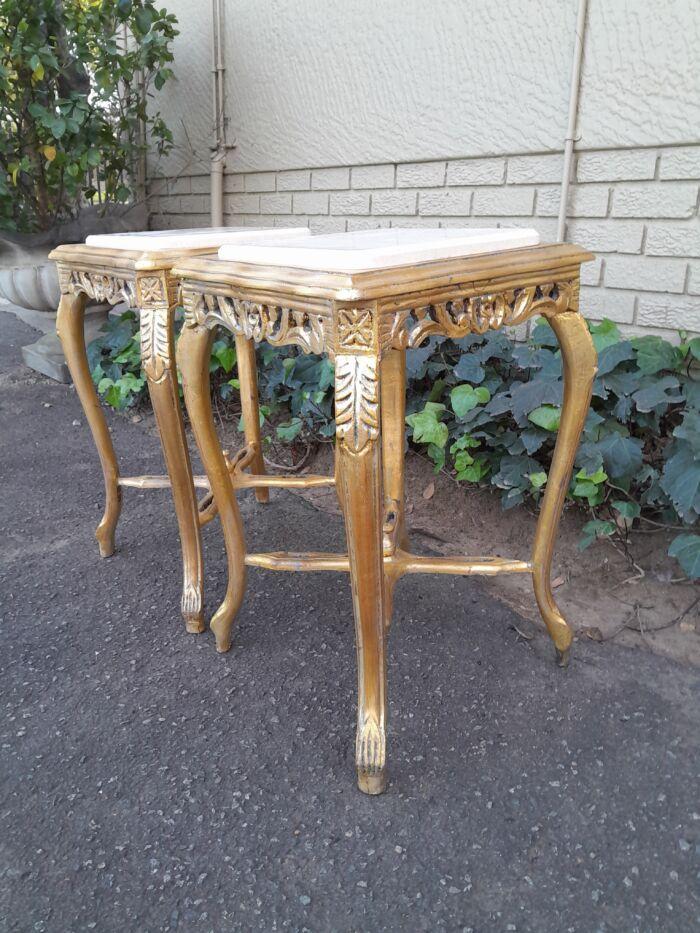 A 20TH Century French Style Pair Of Carved And Gilded Side Tables With Marble Tops - Image 4