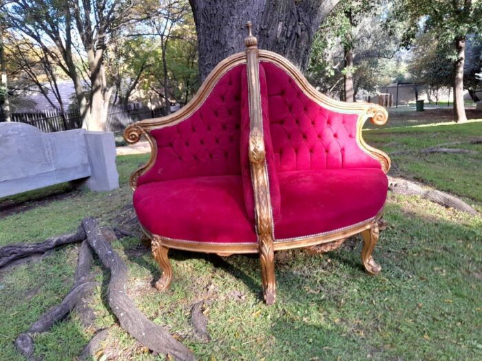 A 20th Century French Style Gilt Wood Circular Conversation Settee - Image 10