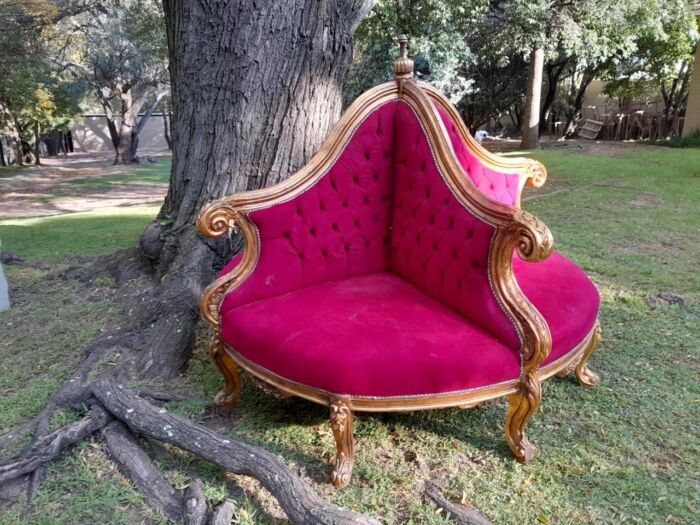 A 20th Century French Style Gilt Wood Circular Conversation Settee - Image 12