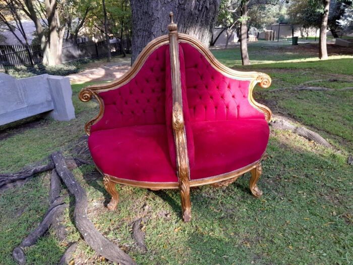 A 20th Century French Style Gilt Wood Circular Conversation Settee - Image 17