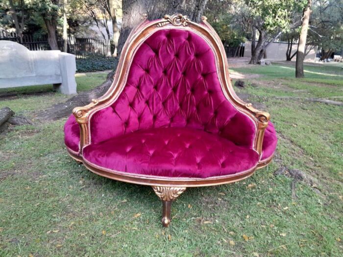A 20th Century French Style Gilt Wood Circular Conversation Settee - Image 2