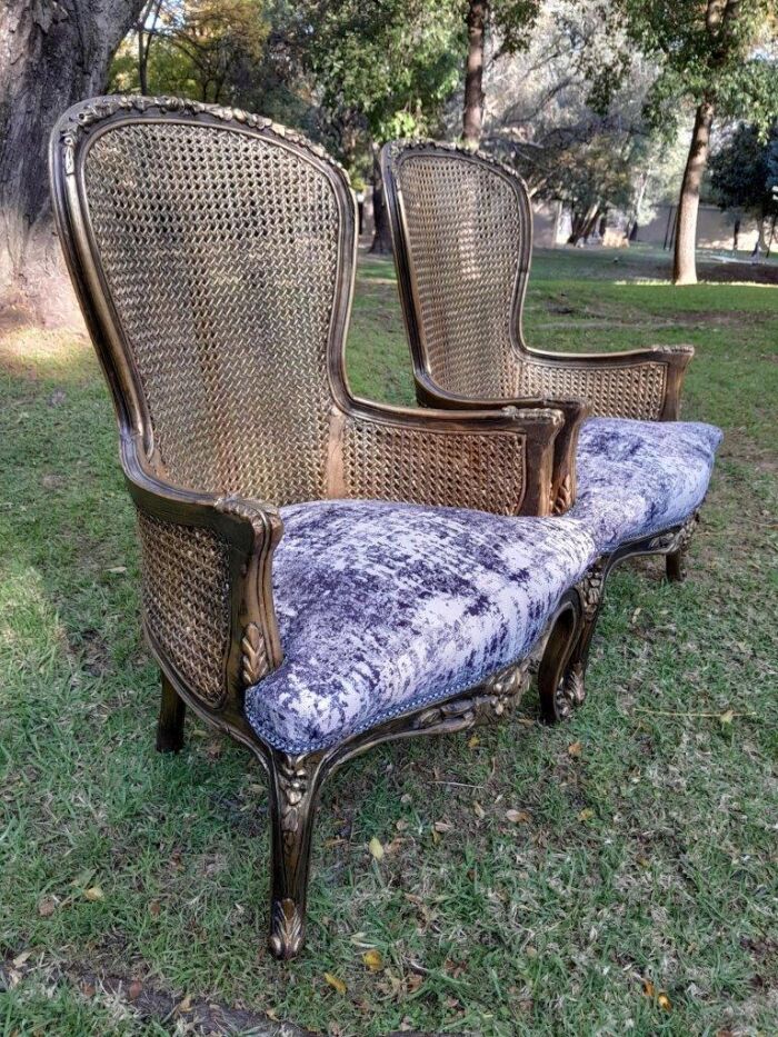 A 20th Century Pair of French Style Gilt Wood Rattan Arm Chairs - Image 4