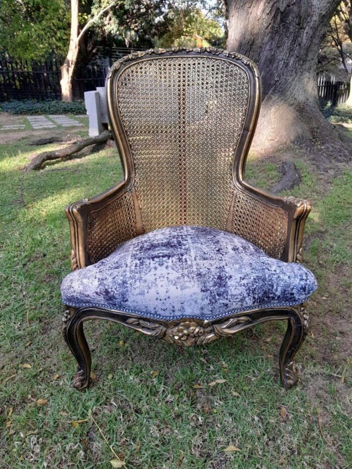 A 20th Century Pair of French Style Gilt Wood Rattan Arm Chairs - Image 5