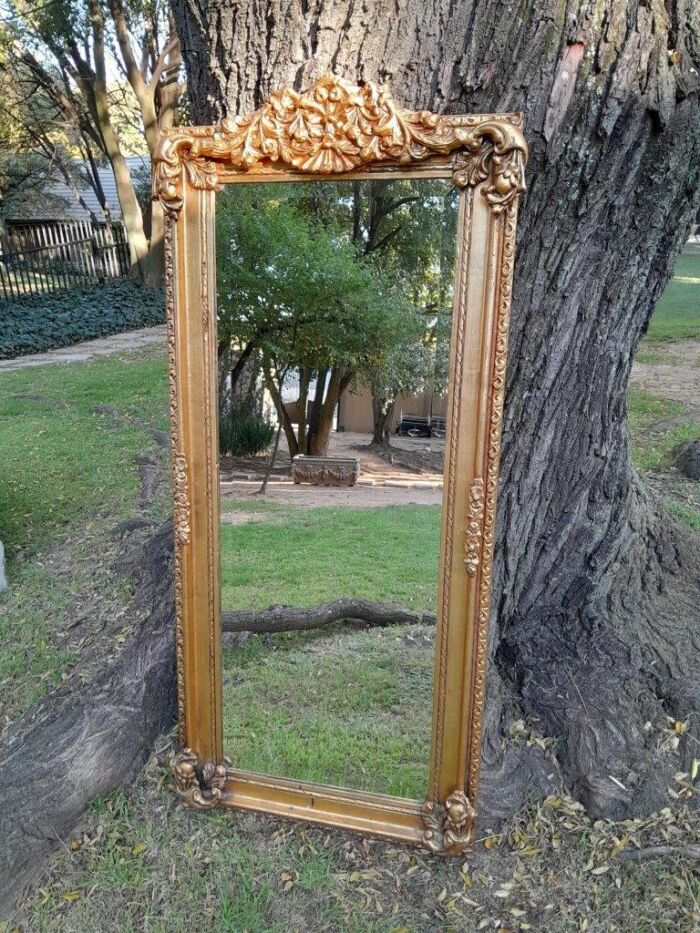 A French Style Ornately Carved and Gilded Bevelled Mirror - Image 3