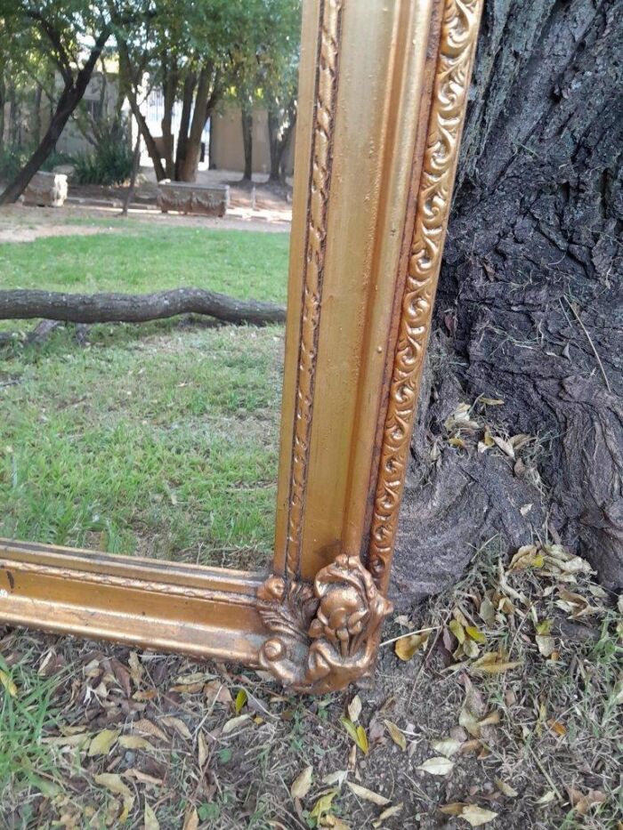 A French Style Ornately Carved and Gilded Bevelled Mirror - Image 4