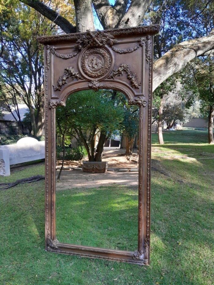 A French Style Ornately Carved and Gilded Bevelled Mirror of Large Proportions - Image 10