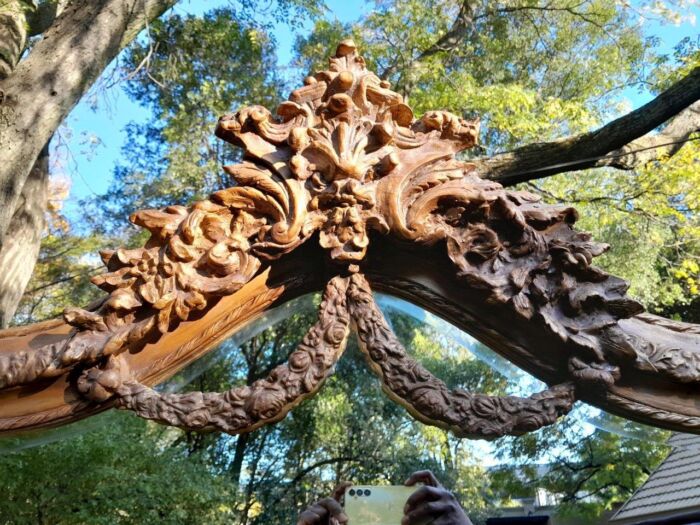 A French Rococo Style Ornately Carved & Gilded Bevelled Mirror - Image 7
