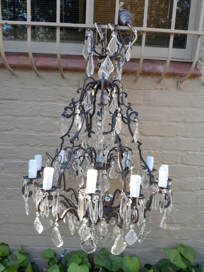 A 20TH Century French Style Crystal Chandelier - Image 2