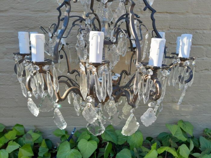 A 20TH Century French Style Crystal Chandelier - Image 4