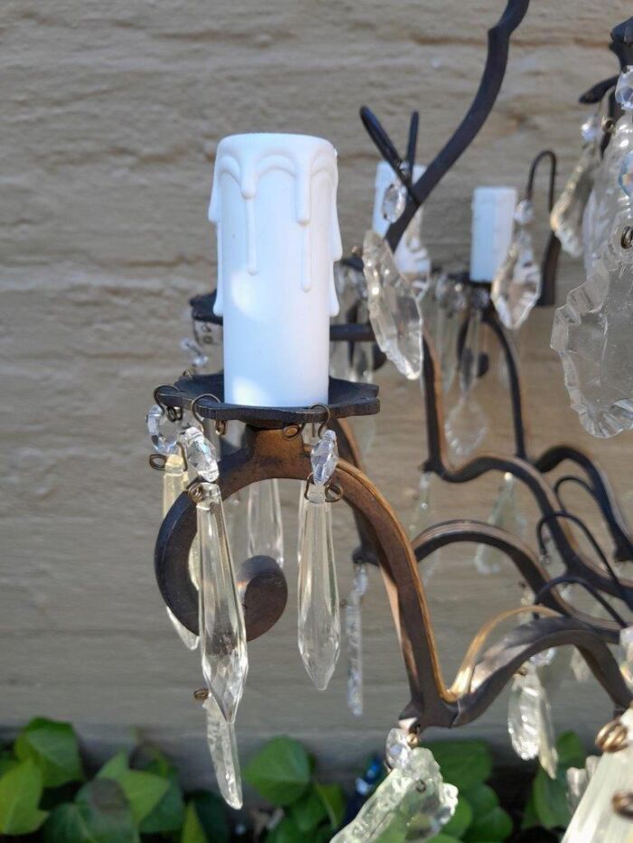 A 20TH Century French Style Crystal Chandelier - Image 6