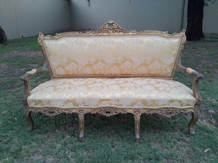 A 20th Century Circa 1950 French Style Ornately Carved Giltwood Settee - Image 2