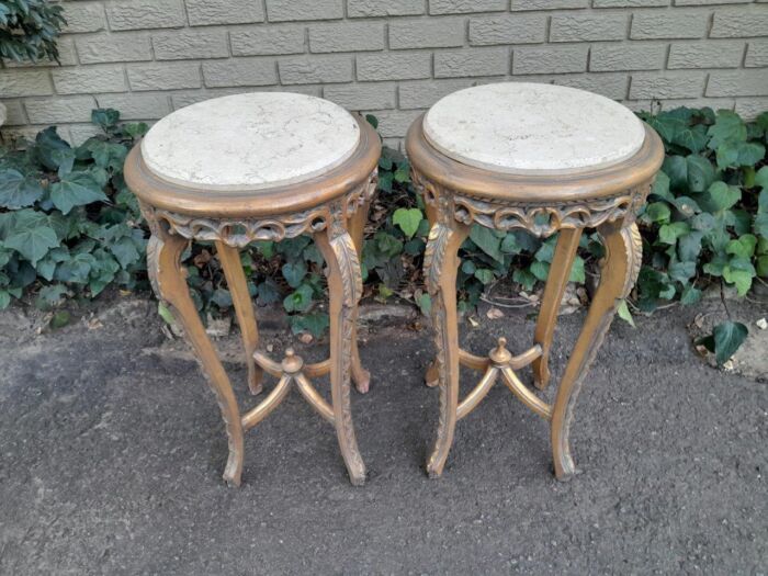 A Pair of 20th Century French Style Gilt Side Tables with Marble Tops - Image 3