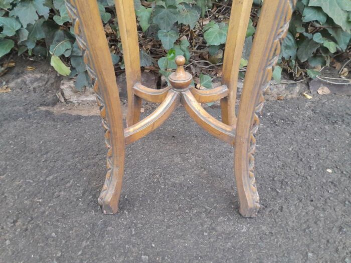 A Pair of 20th Century French Style Gilt Side Tables with Marble Tops - Image 7