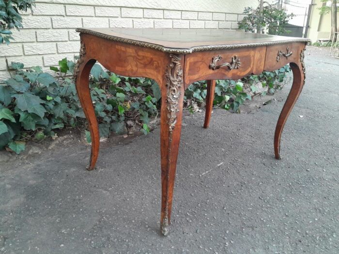 A 19th Century Circa 1895 Rare And Original French Walnut Plat Desk With Two Drawers And Gilt Metal Mounts And Original Tooled Leather Top - Image 5