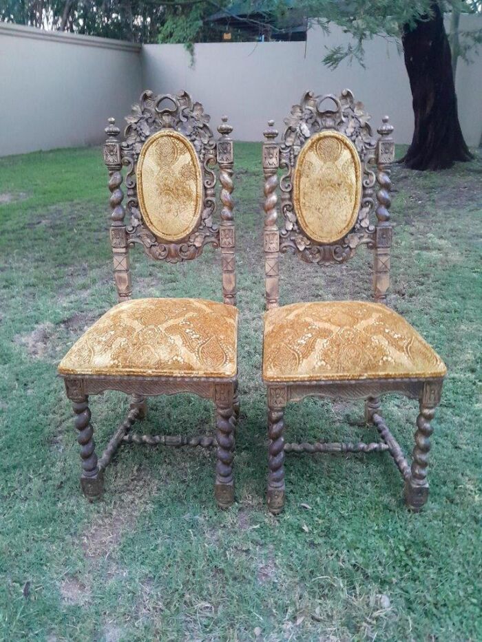 A Pair of 19th Century French Ornately Carved and Gilded Chairs - Image 2