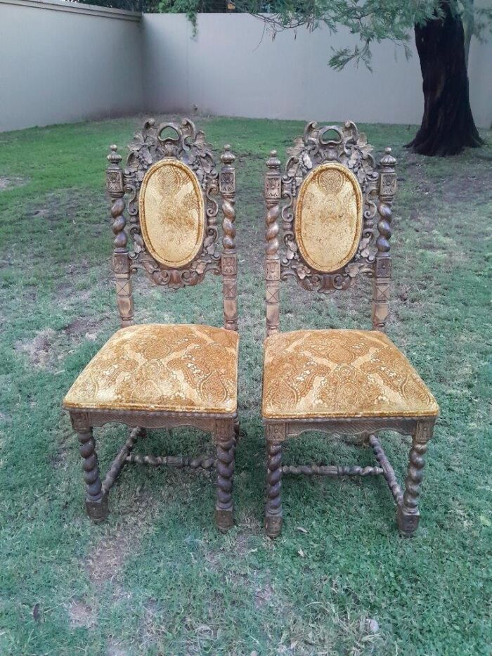 A Pair of 19th Century French Ornately Carved and Gilded Chairs - Image 3
