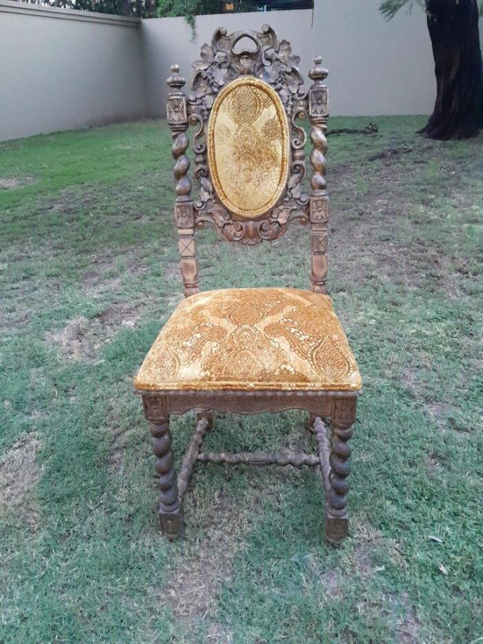 A Pair of 19th Century French Ornately Carved and Gilded Chairs - Image 6