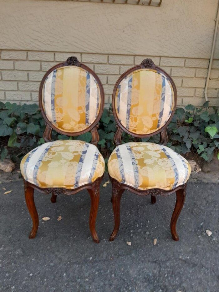 A Pair Of 19th Century French Carved Walnut Chairs - Image 2
