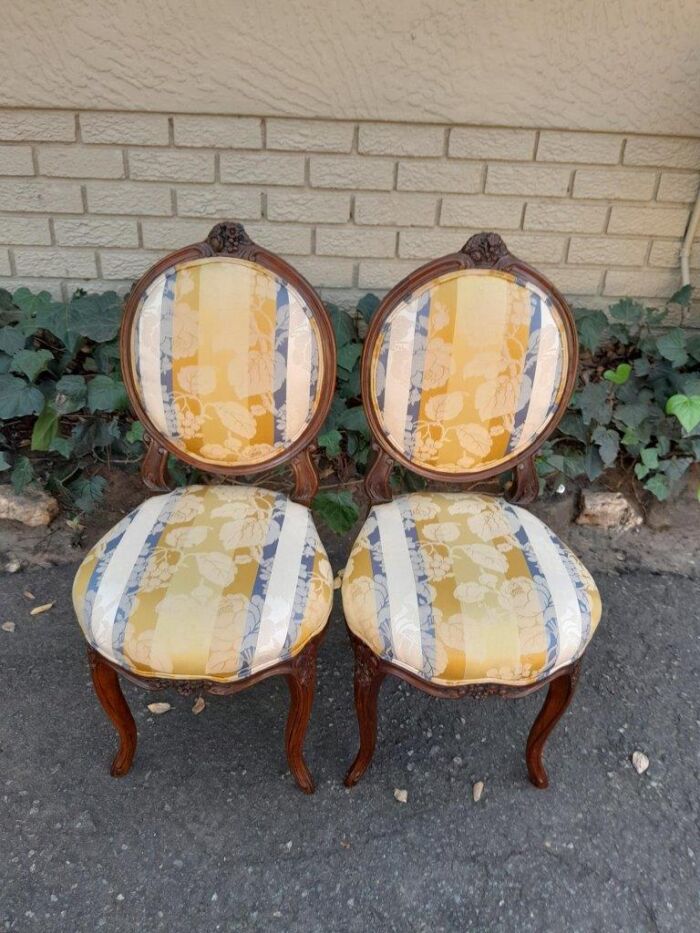 A Pair Of 19th Century French Carved Walnut Chairs - Image 3