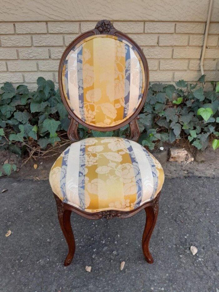 A Pair Of 19th Century French Carved Walnut Chairs - Image 6