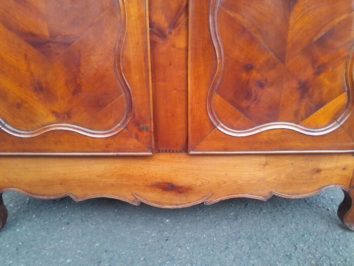 An Early 19th Century French Walnut and Cherrywood Port Armoire with Original Brass Fittings - Image 11