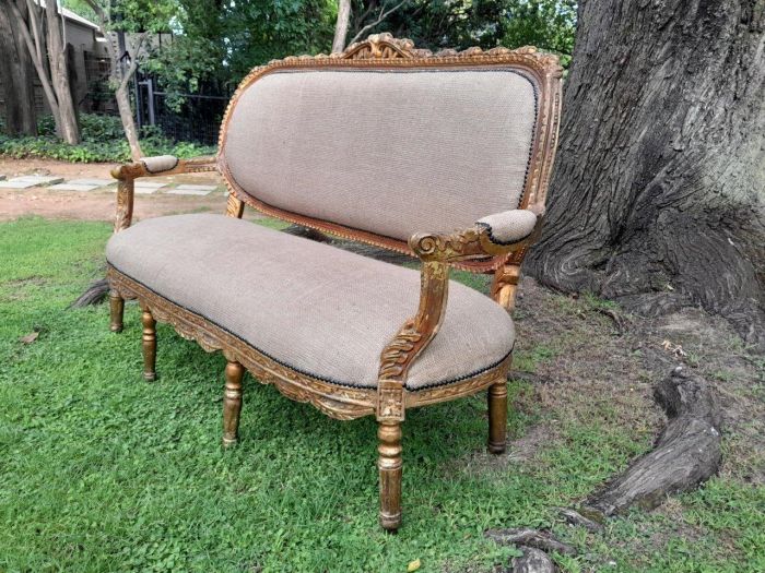 A 19TH Century Circa 1880 French Carved  Giltwood  Settee Upholstered In A Contemporary Hessian Fabric  - Image 4