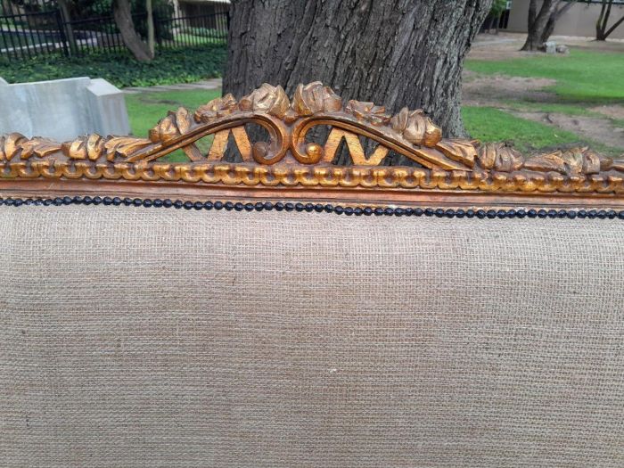 A 19TH Century Circa 1880 French Carved  Giltwood  Settee Upholstered In A Contemporary Hessian Fabric  - Image 8