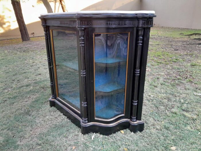 A 19th Century French Ebonised And Gilt Painted Credenza  /  Display Cabinet - Image 6
