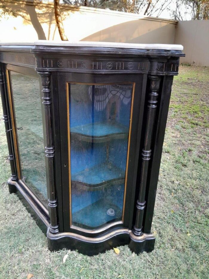 A 19th Century French Ebonised And Gilt Painted Credenza  /  Display Cabinet - Image 8