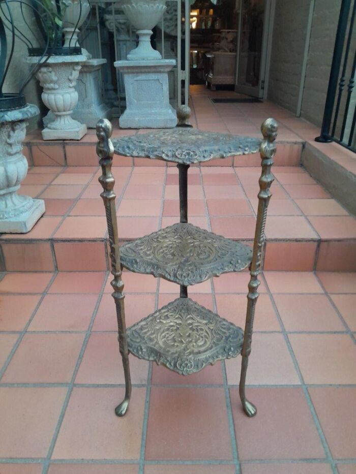 A 20th Century Chinoiserie Brass Stand On Paw Feet - Image 3