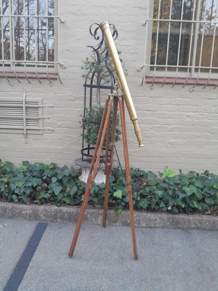 An Early 20th Century English British Ross Brass And Teak Refractor Telescope On Brass And Teak And Brass Base - Image 2