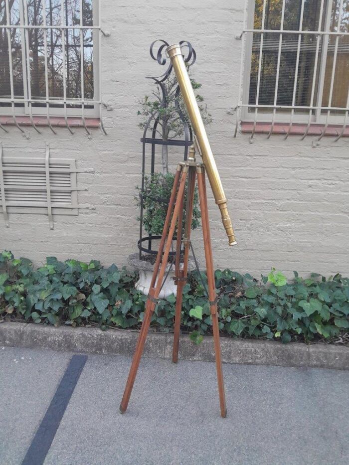 An Early 20th Century English British Ross Brass And Teak Refractor Telescope On Brass And Teak And Brass Base - Image 3