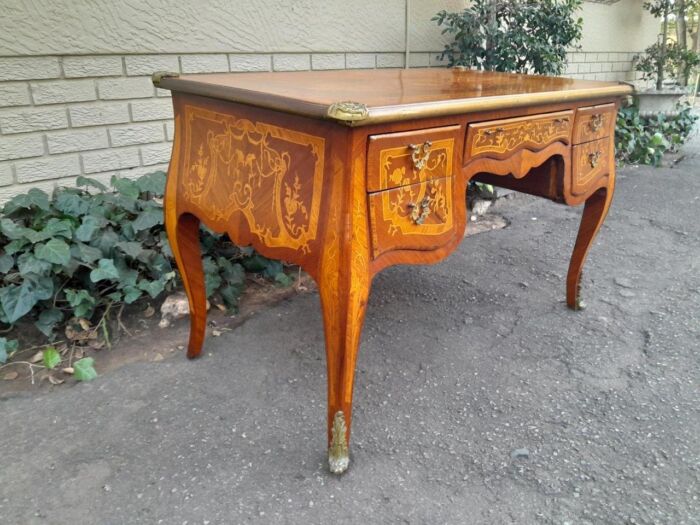 A 20th Century French Style Mahogany And Mahogany Marquetry Inlaid Desk With Brass Caps And Drawers - Image 5